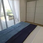 别墅 Adriatic Sunrise 希贝尼克